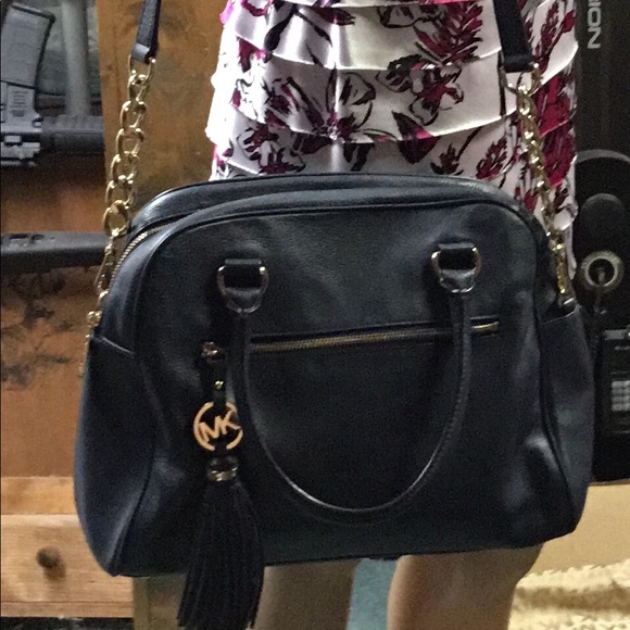 Michael Kors Handbag 🌟 - Picture 7 of 8